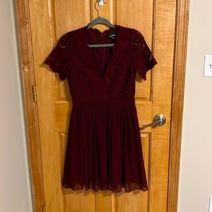 Flowy maroon dress from lulus!